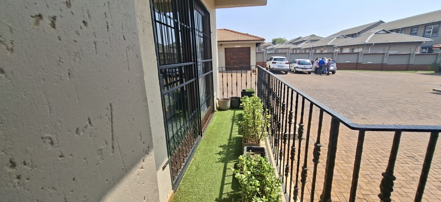 2 Bedroom Property for Sale in Sugar Bush Estate Gauteng