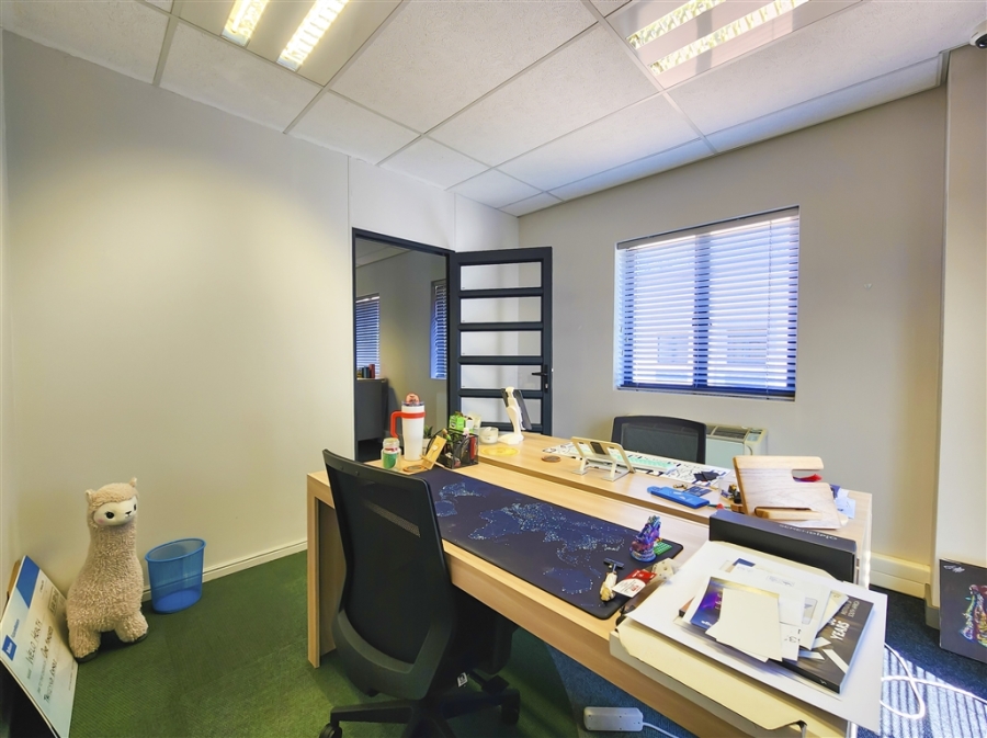 To Let Commercial Property for Rent in Strubensvallei Gauteng