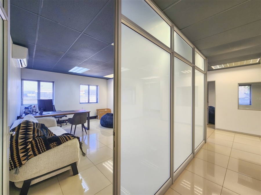 To Let Commercial Property for Rent in Strubensvallei Gauteng