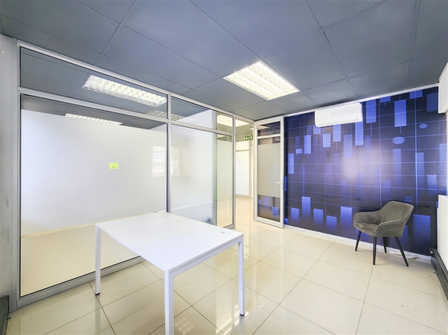 To Let Commercial Property for Rent in Strubensvallei Gauteng