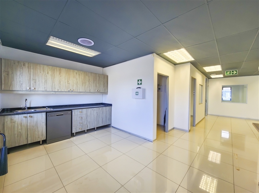 To Let Commercial Property for Rent in Strubensvallei Gauteng
