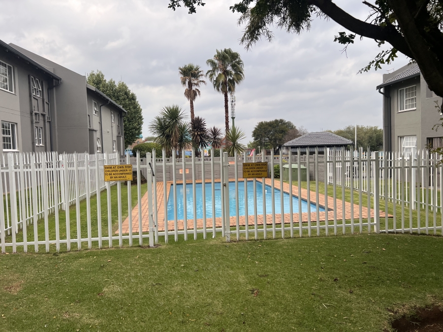 To Let 2 Bedroom Property for Rent in Meyersdal Gauteng