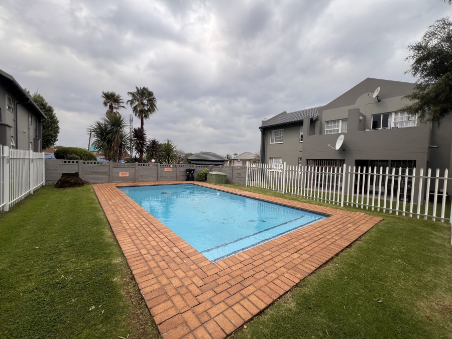 To Let 2 Bedroom Property for Rent in Meyersdal Gauteng