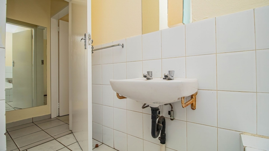 To Let 2 Bedroom Property for Rent in Pomona Gauteng