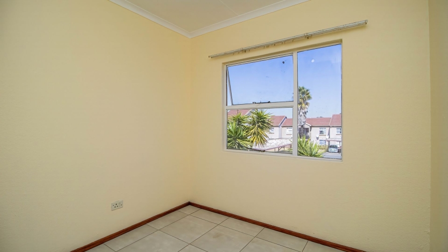 To Let 2 Bedroom Property for Rent in Pomona Gauteng
