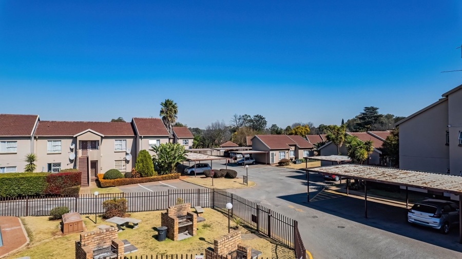 To Let 2 Bedroom Property for Rent in Pomona Gauteng