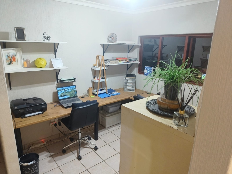 4 Bedroom Property for Sale in Silver Lakes Gauteng
