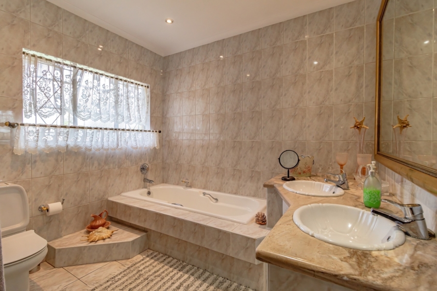3 Bedroom Property for Sale in Sunward Park Gauteng