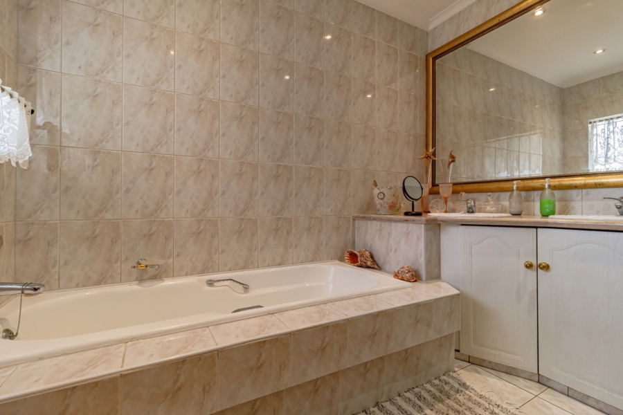 3 Bedroom Property for Sale in Sunward Park Gauteng