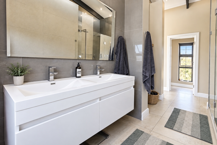 5 Bedroom Property for Sale in Sable Hills Gauteng