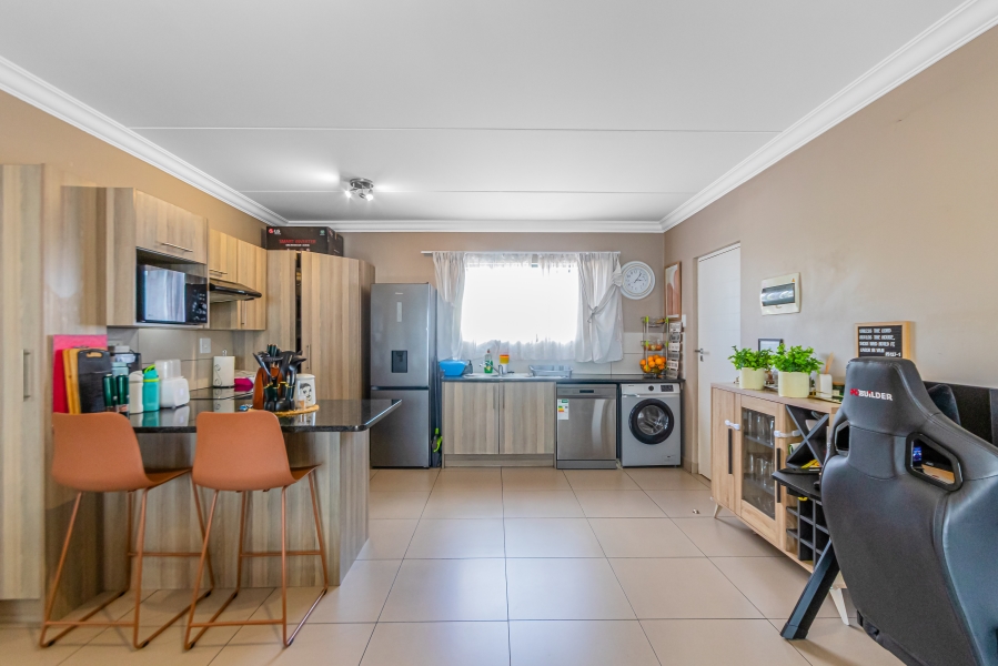 2 Bedroom Property for Sale in Broadacres Gauteng
