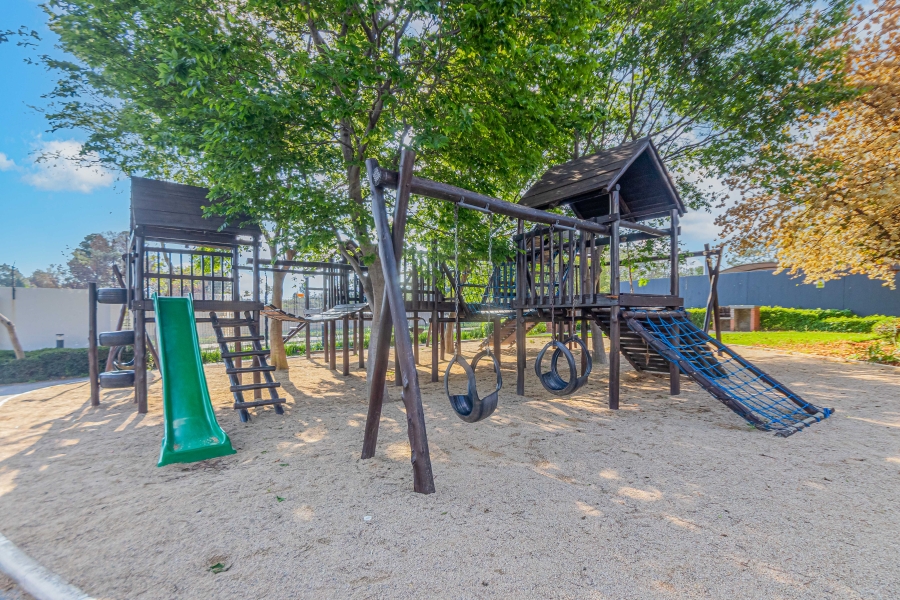 2 Bedroom Property for Sale in Broadacres Gauteng