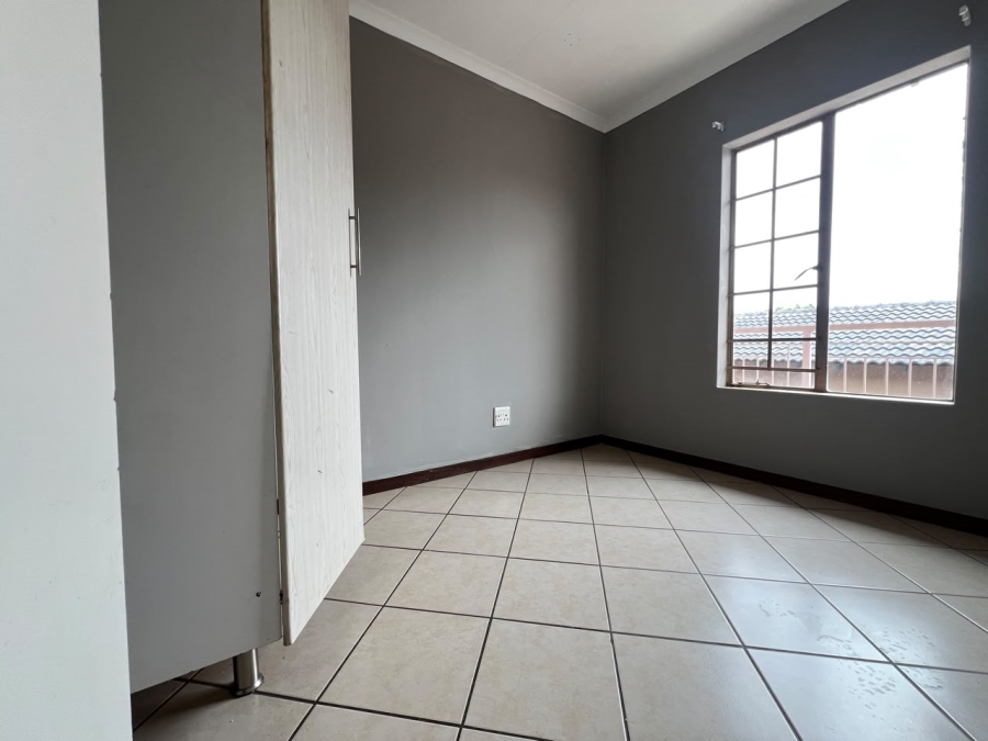 To Let 3 Bedroom Property for Rent in Equestria Gauteng