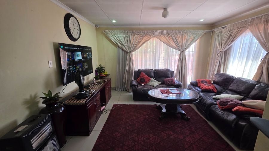 5 Bedroom Property for Sale in Capital Park Gauteng