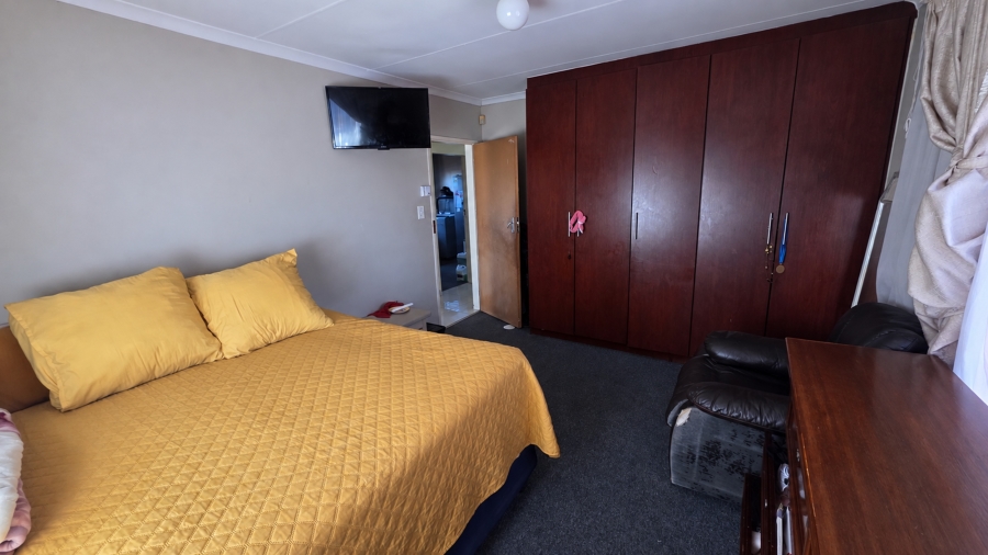 5 Bedroom Property for Sale in Capital Park Gauteng
