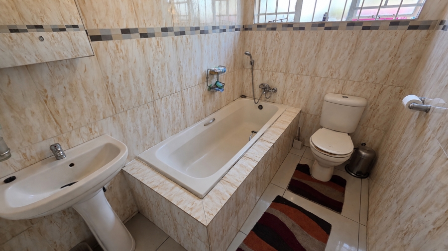 5 Bedroom Property for Sale in Capital Park Gauteng