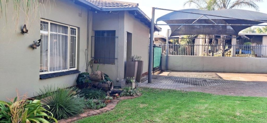 4 Bedroom Property for Sale in Villieria Gauteng
