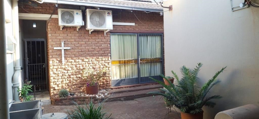 4 Bedroom Property for Sale in Villieria Gauteng