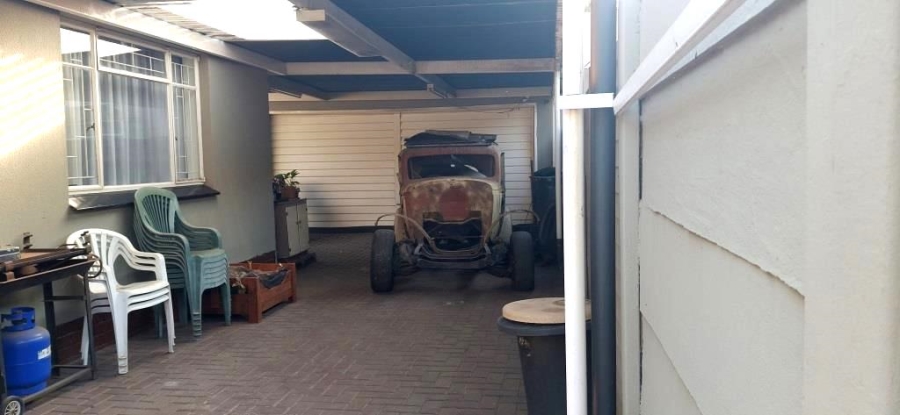 4 Bedroom Property for Sale in Villieria Gauteng