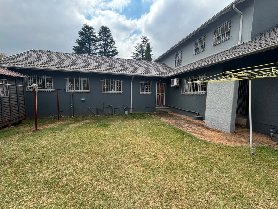 To Let 3 Bedroom Property for Rent in Linden Gauteng