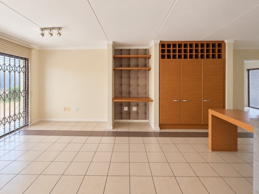 2 Bedroom Property for Sale in Dainfern Gauteng