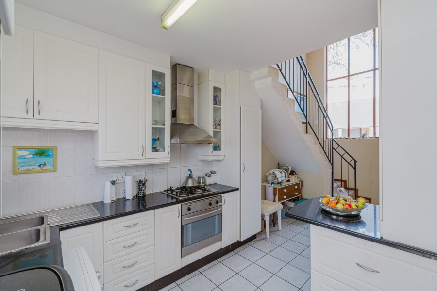 2 Bedroom Property for Sale in Lonehill Gauteng