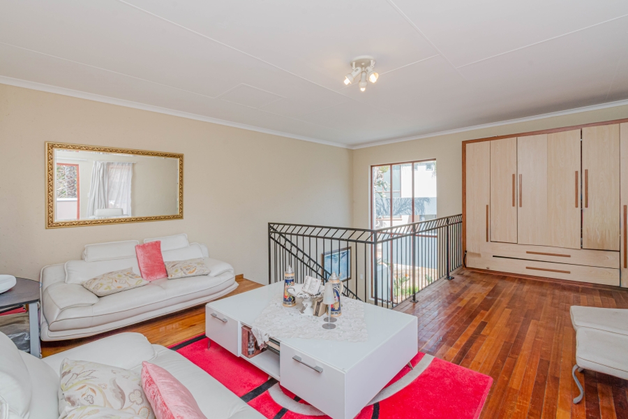 2 Bedroom Property for Sale in Lonehill Gauteng