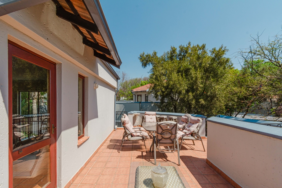 2 Bedroom Property for Sale in Lonehill Gauteng