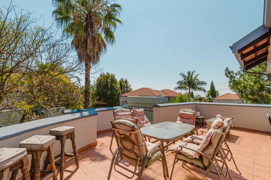 2 Bedroom Property for Sale in Lonehill Gauteng