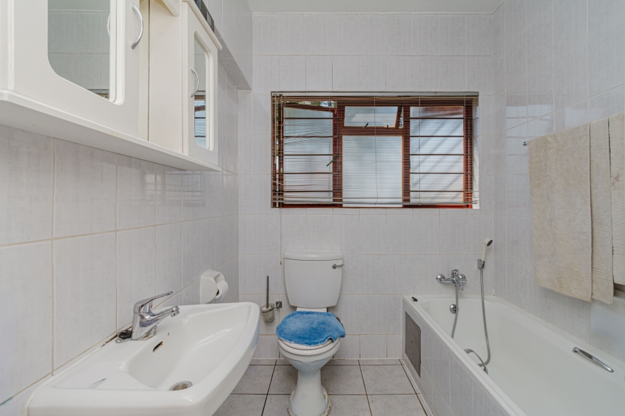 2 Bedroom Property for Sale in Lonehill Gauteng