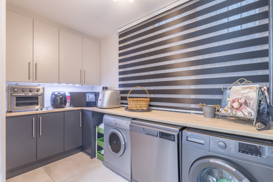 2 Bedroom Property for Sale in Primrose Hill Gauteng