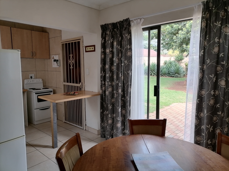 1 Bedroom Property for Sale in Strubensvallei Gauteng