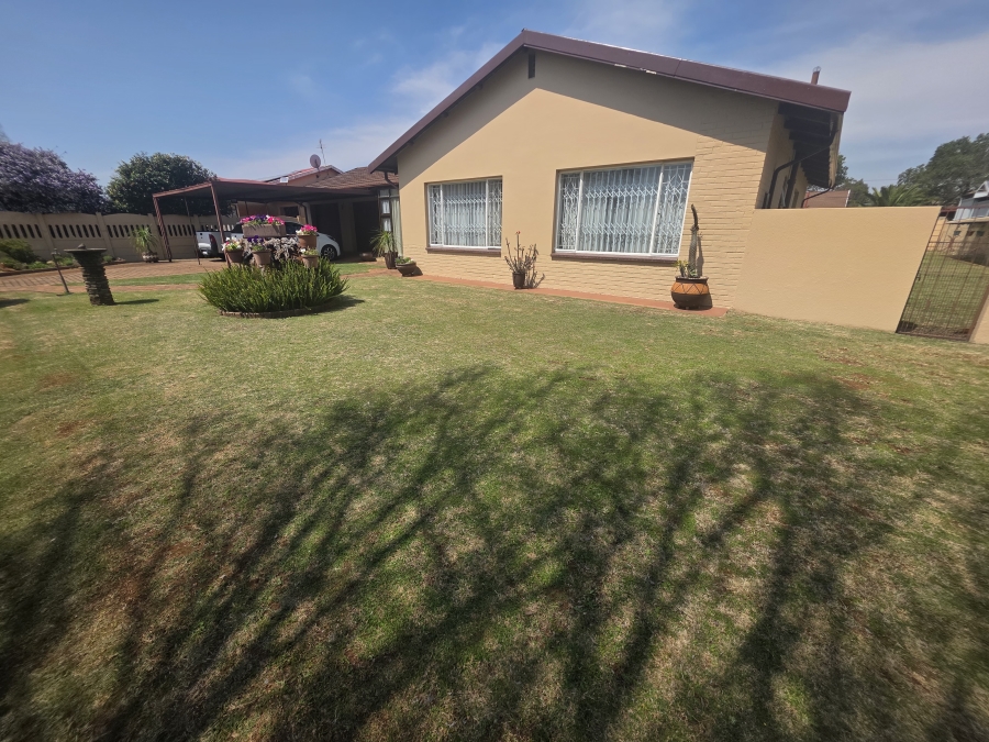 3 Bedroom Property for Sale in Northmead Gauteng