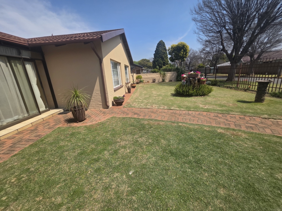 3 Bedroom Property for Sale in Northmead Gauteng