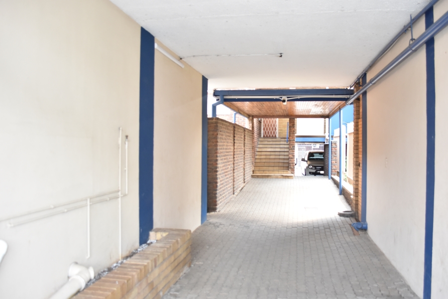 2 Bedroom Property for Sale in Gezina Gauteng