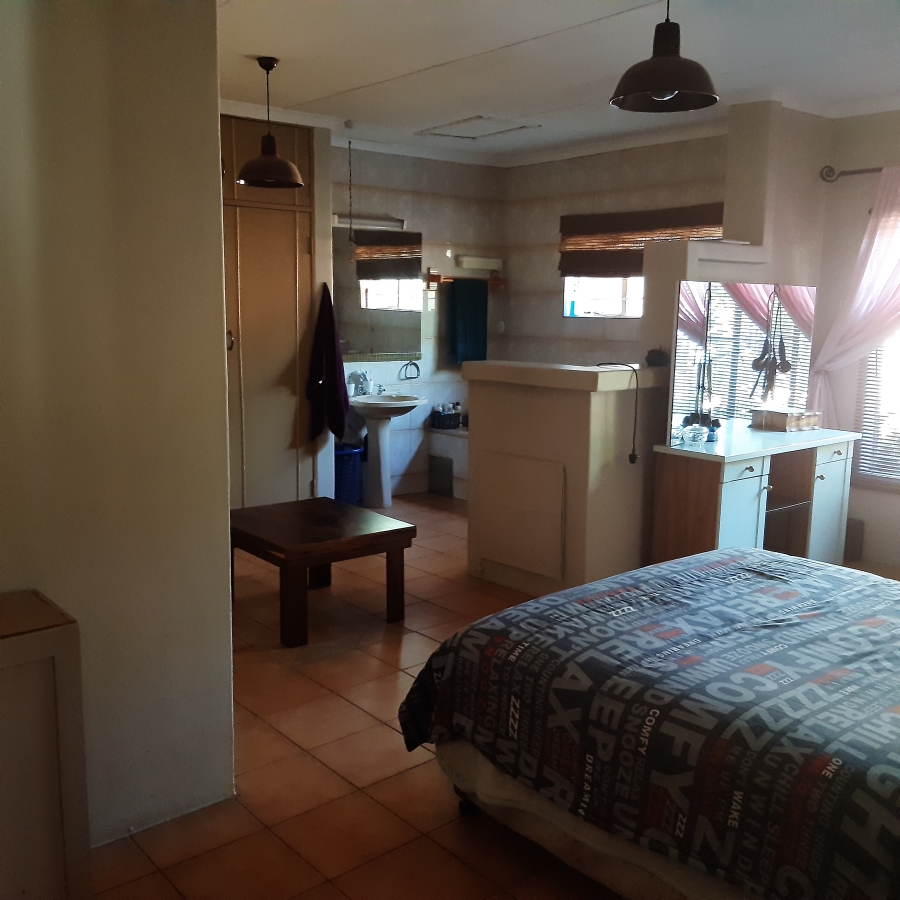To Let 1 Bedroom Property for Rent in La Montagne Gauteng