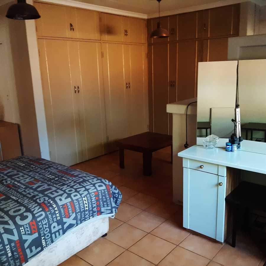 To Let 1 Bedroom Property for Rent in La Montagne Gauteng