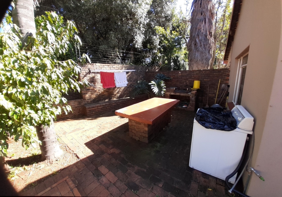 To Let 1 Bedroom Property for Rent in La Montagne Gauteng