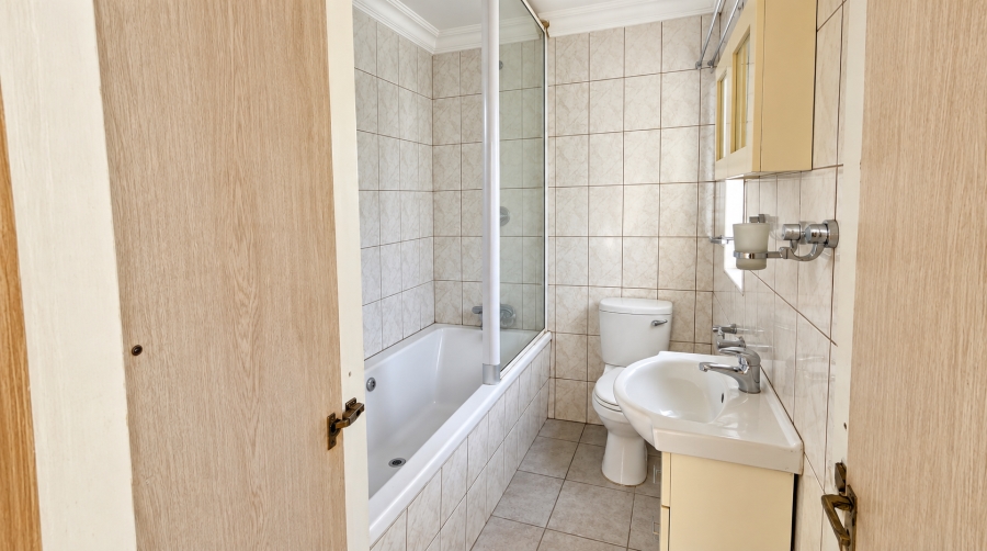 To Let 2 Bedroom Property for Rent in Lambton Gauteng