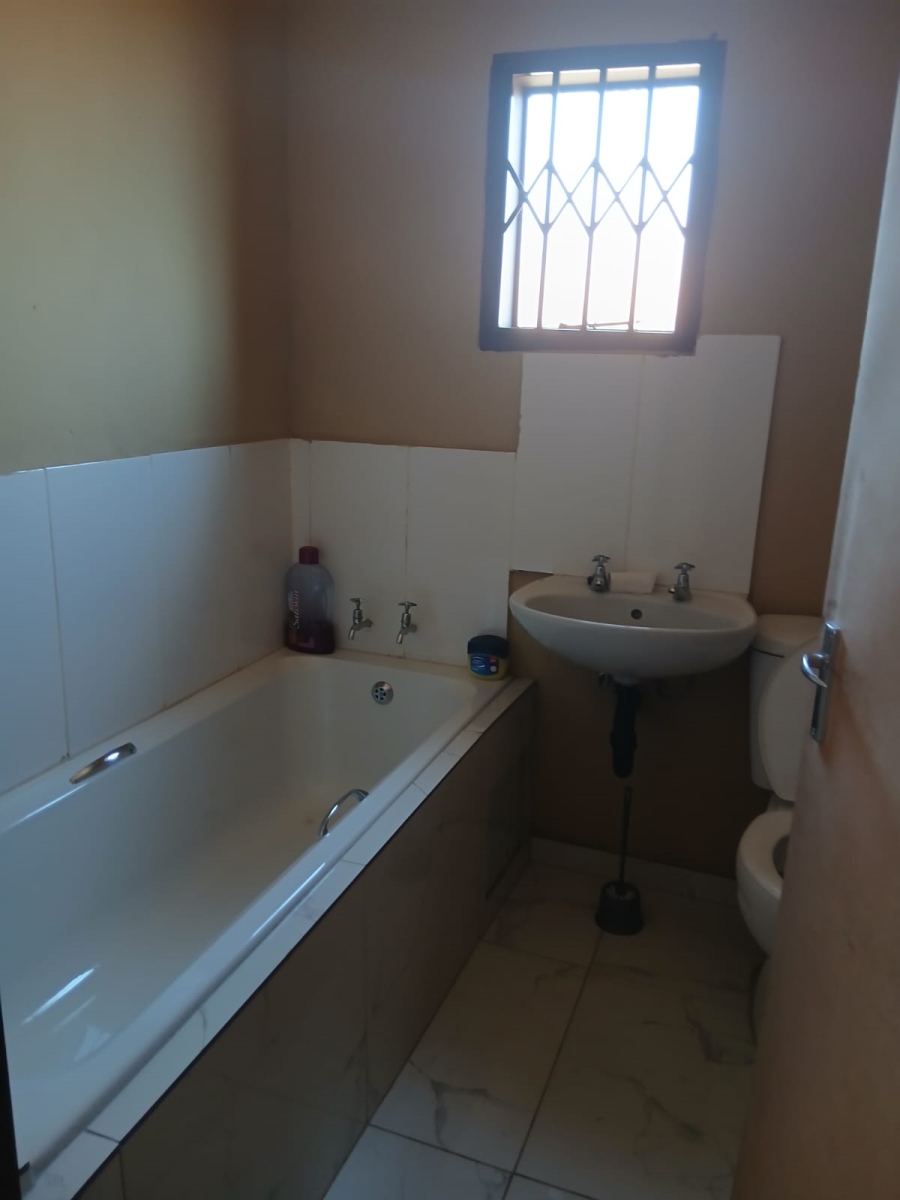 2 Bedroom Property for Sale in Ratanda Gauteng