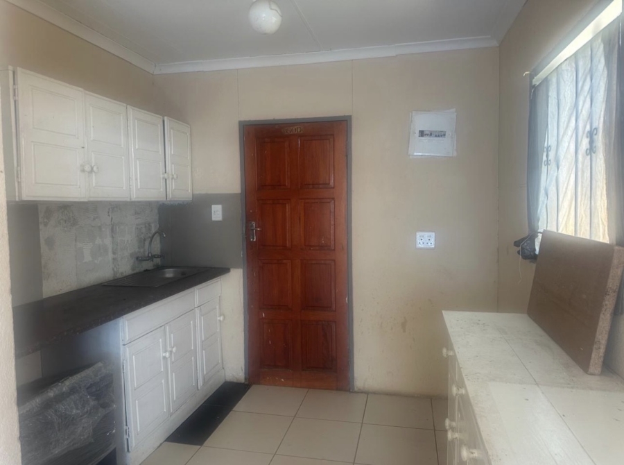2 Bedroom Property for Sale in Palm Springs Gauteng