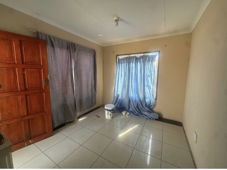 2 Bedroom Property for Sale in Palm Springs Gauteng