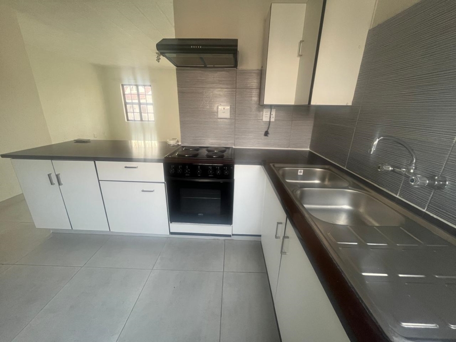 To Let 1 Bedroom Property for Rent in Dowerglen Ext 4 Gauteng