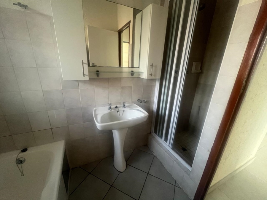 To Let 1 Bedroom Property for Rent in Dowerglen Ext 4 Gauteng