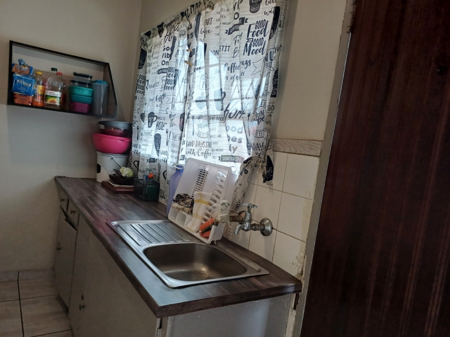 To Let 1 Bedroom Property for Rent in Croydon Gauteng