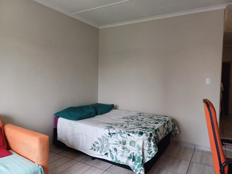 To Let 1 Bedroom Property for Rent in Croydon Gauteng