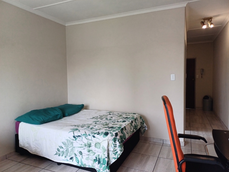 To Let 1 Bedroom Property for Rent in Croydon Gauteng