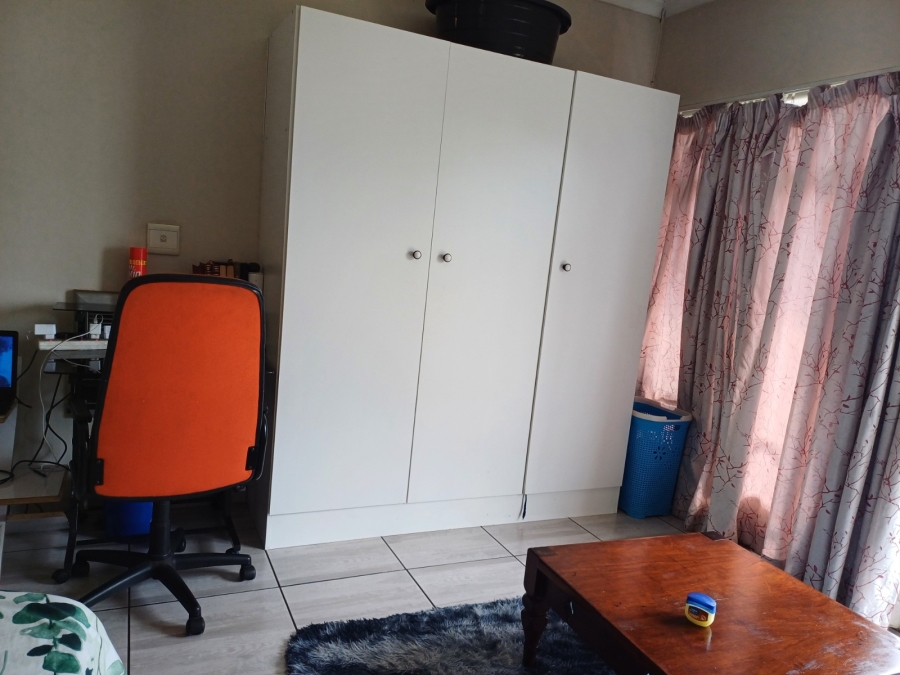 To Let 1 Bedroom Property for Rent in Croydon Gauteng