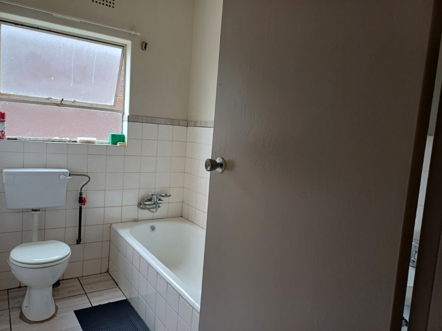 To Let 1 Bedroom Property for Rent in Croydon Gauteng