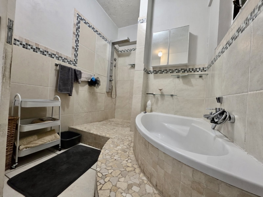 2 Bedroom Property for Sale in Killarney Gauteng